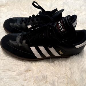 Men’s Adidas sambas! Never worn!